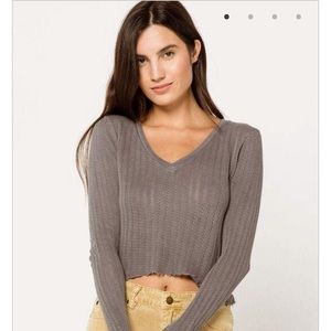 Tillys grey cropped long sleeve